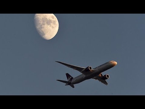 مطالبة الطيارين البريطانيين بمنع أشعة الليزر وتصنيفها كأسلحة