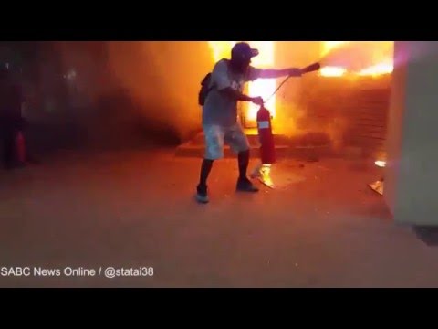 فيديو طلاب يحرقون جامعة بسبب تحرش الأساتذة بالفتيات