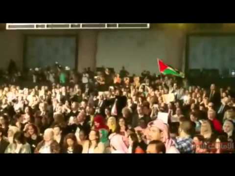 شاهد حنان الحروب تفوز بجائزة أفضل معلم في العالم