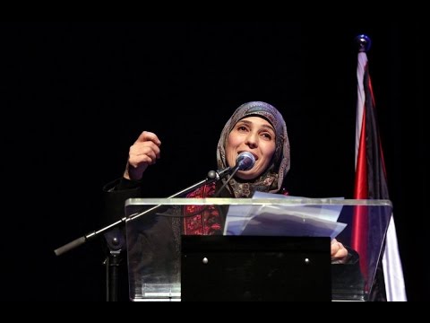 الفلسطينية حنان الحروب تفوز بلقب المعلم الأفضل في العالم