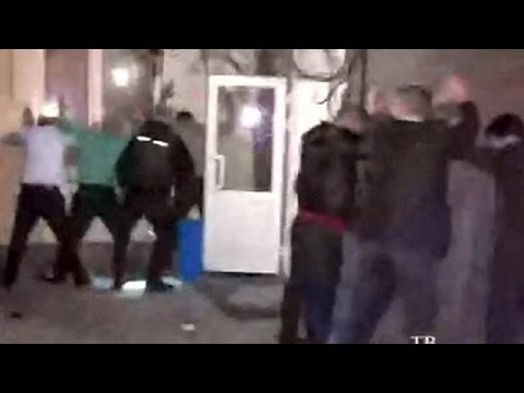 بالفيديو  اعتقال 167 شخصا من أعضاء عصابات اجرامية في مطعم بيكاترينبورغ
